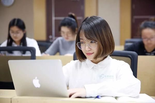 初级会计证什么时候拿？